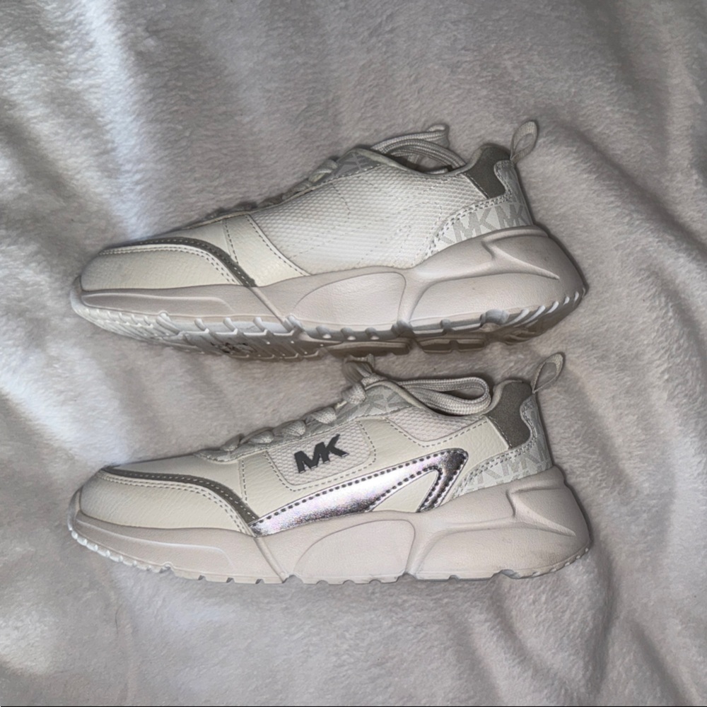 Michael Kors Black Logo on Cream Canvas. Kids 3